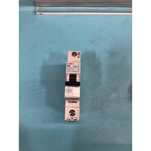 4 INTERRUPTORES DE CIRCUITO GENERAL ELECTRIC D6 V-LINE, 1 - Equipo y Piezas de Semiconductores de Confianza de Tradicción Global - Product Image 1