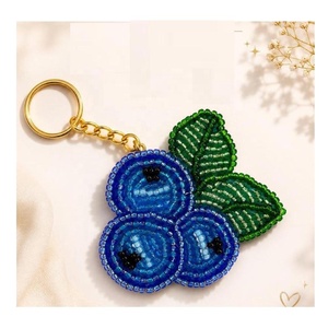 Breloque de sac en perles de verre avec nœud rose, à accrocher aux clés ou comme breloque de sac pour filles, pour sac à main, pochette ou clé de voiture, accessoire cadeau d'anniversaire - Product Image 5