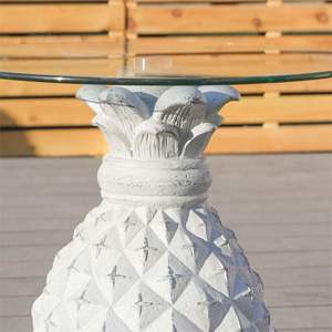 Table d'appoint vintage blanche en forme d'ananas avec plateau en verre trempé, modèle D0100H5JRV2, pour usage intérieur et extérieur - Product Image 5