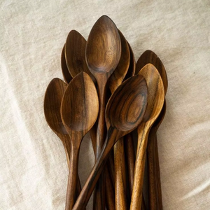 ช้อนไม้มะม่วงอะคาเซียคุณภาพสูง งานแฮนด์เมดสุดหรู สำหรับผัดผัก เนื้อสัตว์ และส่วนผสมอื่นๆ สำหรับงานแต่งงาน - Product Image 1