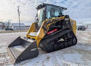 Excavadora Amarilla Usada Versátil de 3 Toneladas con Cabina de Seguridad de Visión Amplia y Brazo Desplazable para Acceso Estrecho en Infraestructuras - Product Image 2