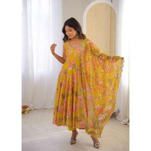Traje Anarkali SGF-PRESENT, Totalmente Nuevo, Moderno, con Estampado Floral, Corte Recto, con Modelado Realista, para Fiestas y Festivales Próximos - Product Image 1