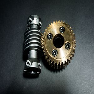 Engrenage à vis sans fin en acier gauche/droite personnalisé de précision supérieure pour réducteur de vitesse certifié ISO9001 fabriqué à Taiwan - Product Image 4