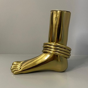 Sculpture de jambe féminine élégante, décoration artistique de table pour accessoires de photographie, séances photo de produits, mode et contenu pour les réseaux sociaux - Product Image 3