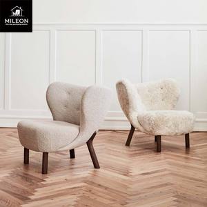أريكة مفردة على الطراز الاسكندنافي كرسي بذراعين لطراز الفندق كرسي أريكة بسيط على شكل خاص مصمم فردي مريح مخصص من القماش - Product Image 3