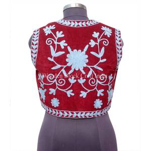 Chaleco de algodón puro estampado para mujer, sin mangas, estilo bohemio floral, acolchado, largo recortado, ideal para bodas de invierno. - Product Image 3