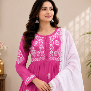 Kurti droit en coton rose brodé à la main style Lucknowi Chikankari, tunique ethnique simple et élégante pour femme - Product Image 3