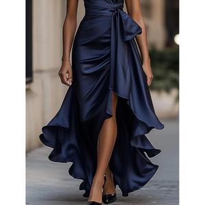 Robe de soirée élégante et stylée bleu marine en satin de soie, col halter, coupe trapèze, volants asymétriques, longueur ras du sol, sans manches, taille basse - Product Image 4