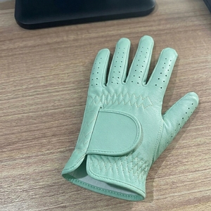 Gant de golf en cuir personnalisé OEM, respirant, adhérence performante, toucher doux, fabricant d'équipements de golf à marque privée - Product Image 5