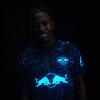 Seragam Jersey Sublimasi Kustom Soccer Glow Kingdom Lengan Pendek Cepat Kering 100% Poliester Anti-Bakteri Perlindungan UV Hitam