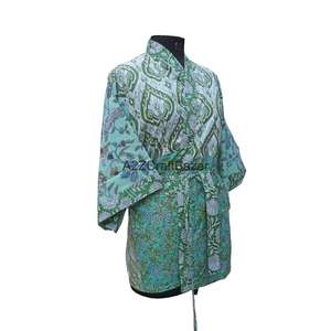 Bata Kimono Corta de Mujer con Cuello en V y Cordón Ajustable, Estampado Floral Digital, 100% Algodón, Manga Tres Cuartos, Tejido Transpirable No Tejido - Product Image 5