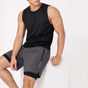 Shorts de sport pour hommes, gris uni, taille élastique, séchage rapide, en polyester tricoté, mi-longueur, avec poche zippée - Product Image 5