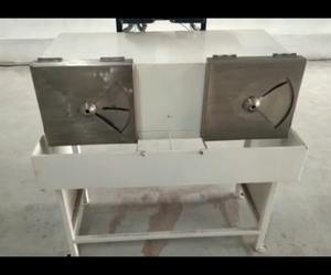 Machine à éplucher les noix de coco à double tête Mariya, en acier inoxydable de haute qualité, haute performance, meilleur prix en Inde - Product Image 1