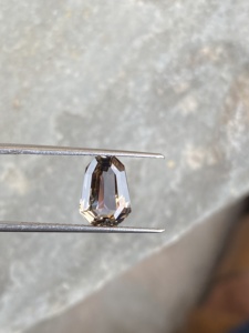 Tanzanite naturelle, taille fantaisie en forme de bouclier, avec couleur biologique et de bonne qualité pour la joaillerie, Zoisite Tanzanite naturelle 2,41 carats. - Product Image 3