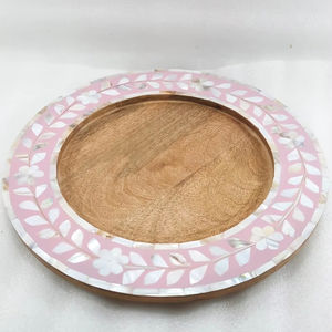 Bandeja árabe de madera con incrustaciones de nácar, herencia del Medio Oriente, auténtica artesanía cultural decorativa. - Product Image 1