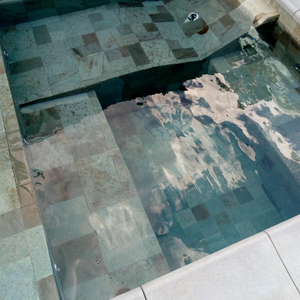 Tuiles de piscine en pierre verte Sukabumi naturelle de qualité supérieure 10x10cm Application extérieure d'Indonésie - Product Image 2