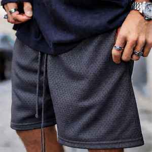 Shorts de sport pour hommes, shorts de basket-ball de 5 pouces, broderie personnalisée, shorts décontractés de rue avec poches, 100% polyester, shorts en mesh gris fumé - Product Image 1