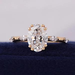 Bague de fiançailles en diamant ovale cultivé en laboratoire certifié IGI avec pierres d'appoint marquise de 0,35 ct VS1, design d'inspiration vintage, argent 925 - Product Image 1