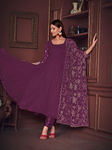Meilleures ventes : Costume Anarkali violet pour femme, manches 3/4, en crêpe de Georgette, semi-couture, séchage rapide, extensible, idéal pour mariages et soirées - Product Image 5