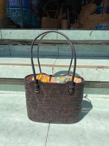 Sac fourre-tout bohème en paille tressée, best-seller indonésien, avec doublure en polyester colorée, décoration lettres, design ouvert pour usage quotidien - Product Image 1