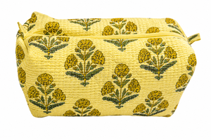 Bolsa de Algodón Acolchada Crimson Bloom con Cierre de Cremallera y Diseño de Puntos - Ecológica, Ligera, Sostenible, Regalo de Novia Multifuncional - Product Image 3