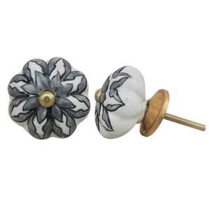 Boutons de commode en céramique faits à la main en gros, noirs et blancs, à motif floral, poignées de porte et de tiroir rondes - Product Image 2