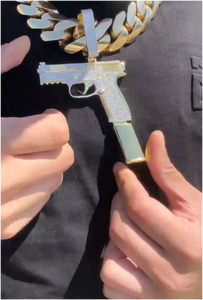 จี้เพชรโมอิสซาไนต์แบบกำหนดเองพร้อมสร้อยคอสำหรับผู้ชาย สไตล์ฮิปฮอป เงินแท้ 925 ชุบทอง ทรงเหลี่ยมเจียระไน ได้รับการรับรองจาก GRA - Product Image 6