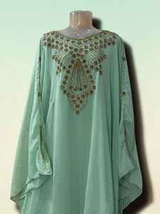 ชุดเดรสยาว 2 ชิ้น แบรนด์ AWAIS HOUSE สำหรับผู้หญิงมุสลิม ดีไซน์เรียบหรู ผ้าชีฟองประดับลูกปัด ทรงเอไลน์ เหมาะสำหรับงานกลางคืน/งานทางการ ขายส่ง - Product Image 3