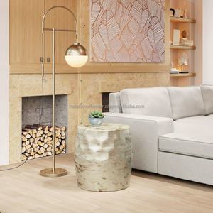 โต๊ะข้างโลหะทำมือ ดีไซน์พิเศษ ผิวสัมผัสไม่เหมือนใคร ลวดลายธรรมชาติ ผิวมันวาวแบบเรียบง่าย ลายนูนแบบโบราณ ใช้ตกแต่งบ้าน วางข้างโซฟา - Product Image 5