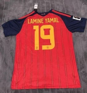 เสื้อฟุตบอลแบบขายส่งสั่งทำได้สำหรับทุกเพศ พิมพ์ลายแบบซับลิเมชั่น ผ้าโพลีเอสเตอร์ตาข่าย 100% ป้องกันแบคทีเรีย ระบายเหงื่อได้ดี - Product Image 1
