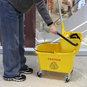 Secchio per Mop Commerciale Midoneat da 35 Quarti Giallo con Strizzatore Laterale su Ruote, Include Un Mop Commerciale per Pulizie - Product Image 2
