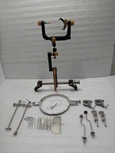 Oferta Especial: Set de Retractores Mayfield de 3 Pines con Abrazadera de Calavera, Soporte de Cabeza Neuroquirúrgico Manual de Acero Inoxidable de Grado Médico, Quirúrgico con Certificación CE - Product Image 4