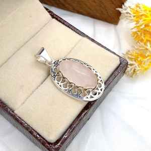 Colgante de cuarzo rosa en plata de ley, collar de piedras preciosas hecho a mano, joyería de cuarzo rosa natural, regalo para mujer - Product Image 5