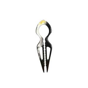 Broches et barrettes en corne de buffle naturelle écologiques, sculptées à la main, accessoires de cheveux de luxe, bijoux pour filles, prêts à être expédiés - Product Image 1