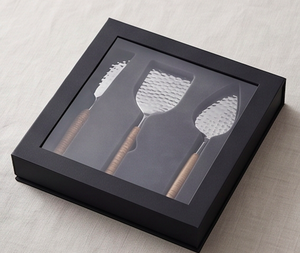 Ensemble de 3 Spatules à Fromage Martelées en Acier Inoxydable avec Poignées en Rotin, Idéal pour une Table de Dîner et des Mariages de Qualité Supérieure - Product Image 4