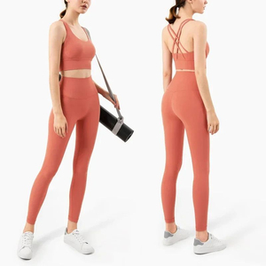 Conjunto de yoga de 2 piezas para mujer, novedad de verano: Top de nailon con espalda cruzada y leggings deportivos para Pilates, fitness y atletismo. Chándal para mujer. - Product Image 2