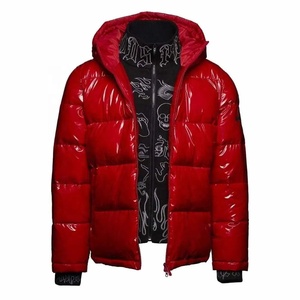 Mejora tu colección de ropa exterior con una chaqueta acolchada que combina funcionalidad con un estilo refinado. - Product Image 3