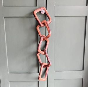 Escultura de Cadena de Eslabones de Madera Aqdus Saleem, Pulida y Pintada en Marrón, Decoración Geométrica Moderna para Mesa o Pared, Decoración para Sala de Estar y Hogar - Product Image 1