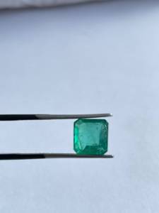 พลอยมรกตธรรมชาติทรงเหลี่ยมแบบ Emerald Cut สีเขียวเบรลล์ แบบ Step Cut สำหรับทำแหวนเครื่องประดับ - Product Image 6