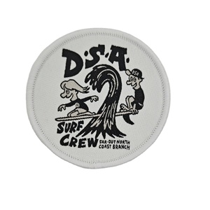 Patchs tissés écologiques de haute qualité avec couleur personnalisée et motif cœur pour les équipes sportives et les casquettes, à repasser ou à coudre - Product Image 1