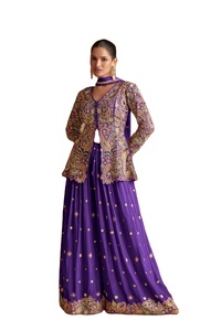 ชุดเลเฮนกาโชลีสีม่วงแบบดั้งเดิมของอินเดีย ดีไซน์เนอร์ออกแบบ ตัดเย็บอย่างประณีต สำหรับงานแต่งงาน งานเลี้ยง ชุดผ้าชีฟองทรงเข้ารูป ขายดีที่สุด - Product Image 2