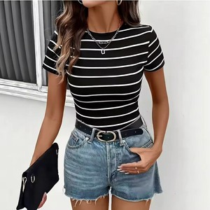 เสื้อยืดผู้หญิง OEM ODM แบบลำลอง แห้งเร็ว ราคาโรงงาน ผลิตจากผ้าฝ้ายพรีเมียม ดีไซน์เฉพาะตัว พร้อมซับใน รับออกแบบตามสั่ง - Product Image 2