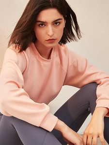 Sudadera corta de lana suave para mujer, estilo moderno, informal, de manga larga, a la moda y cómoda - Product Image 5