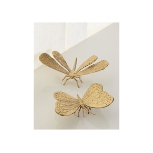 Sculpture en laiton de luxe, figurine décorative en laiton moderne faite à la main pour la décoration intérieure haut de gamme de la maison, de l'hôtel et du bureau - Product Image 3