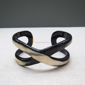 Brazalete de Cuerno de Búfalo de Gran Tamaño, Super Lujoso, Pulido, de Material Orgánico, Hecho a Mano, Ecológico, Joyería de Moda para Bodas - Product Image 1