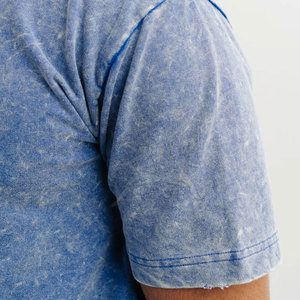 เสื้อยืดผู้ชายลายฟอกสีแบบใหม่ปี 2026 พร้อมโลโก้สั่งทำ ราคาขายส่ง เสื้อยืดโอเวอร์ไซส์ผู้ชายแบบฟอกสีที่ใส่สบาย - Product Image 6
