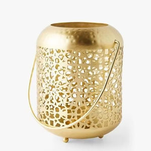 Lanterne en laiton doré reflétant l'artisanat traditionnel avec des gravures détaillées et une finition antique - Product Image 1