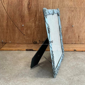 Elegante Marco de Fotos Metálico, Adorno Decorativo de Lujo de Tradebyd - Product Image 3