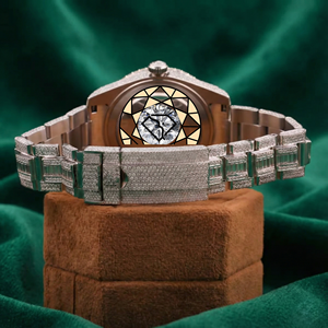Reloj de Lujo con Moissanita y Cuarzo, Visualización de Fecha, Bisel Redondo de Acero Inoxidable, Esfera de 46 mm, Números Romanos, Ecológico, para Hombre - Product Image 3