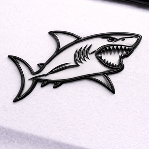 Emblème de voiture requin en métal noir émaillé souple, design classique, thème Océan, plaqué or, découpe sur mesure, cadeaux souvenirs d'affaires - Product Image 5